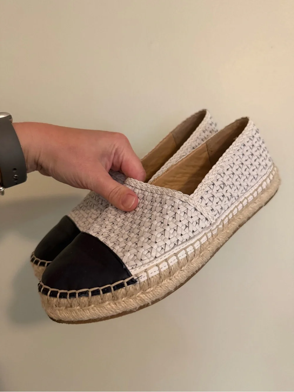 J McLaughlin Woven Espadrille Slip-On Flats in White and Black | size 8.5